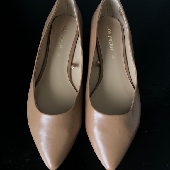 Tan flat shoes - Picture 4 of 5